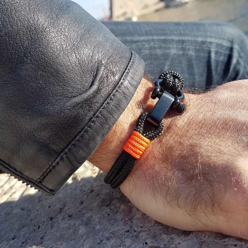 CAPTAIN Black Shackle Bracelet - Neon Orange