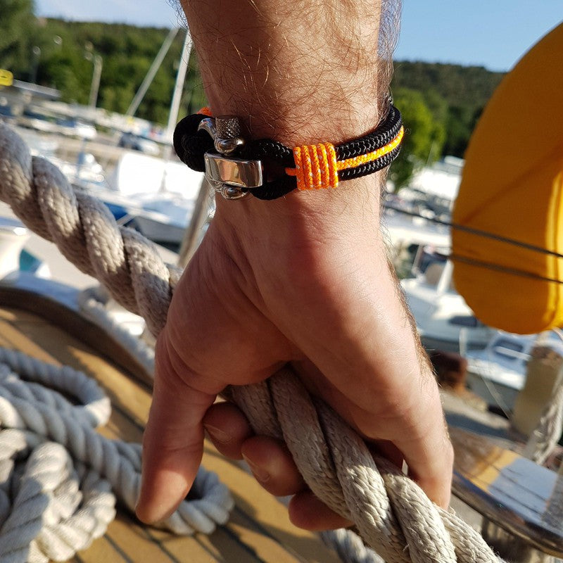 CORSAIR Big Shackle Bracelet Black Orange