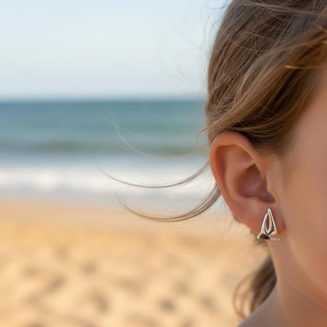 CHARMED MINI stud earrings sailing boat